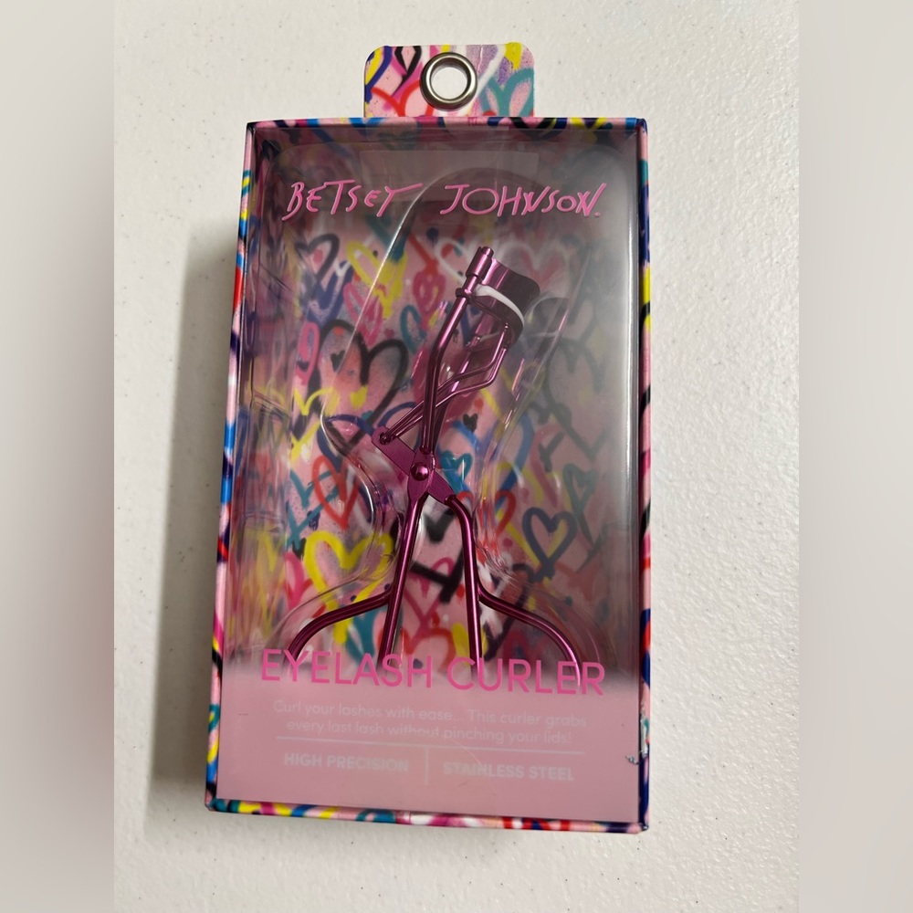 Betsey Johnson Eyelash Curler